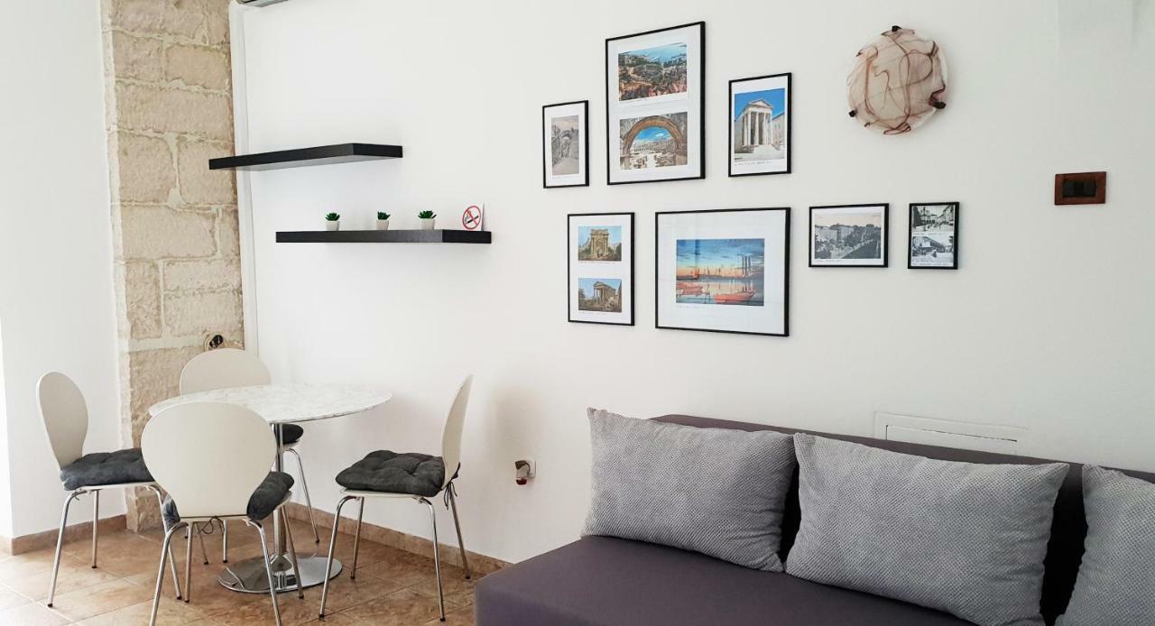 Apartman Kyra Pula Exterior photo