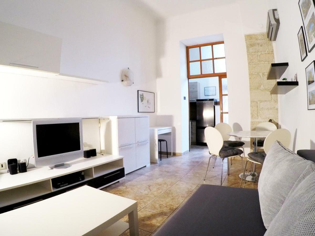 Apartman Kyra Pula Exterior photo